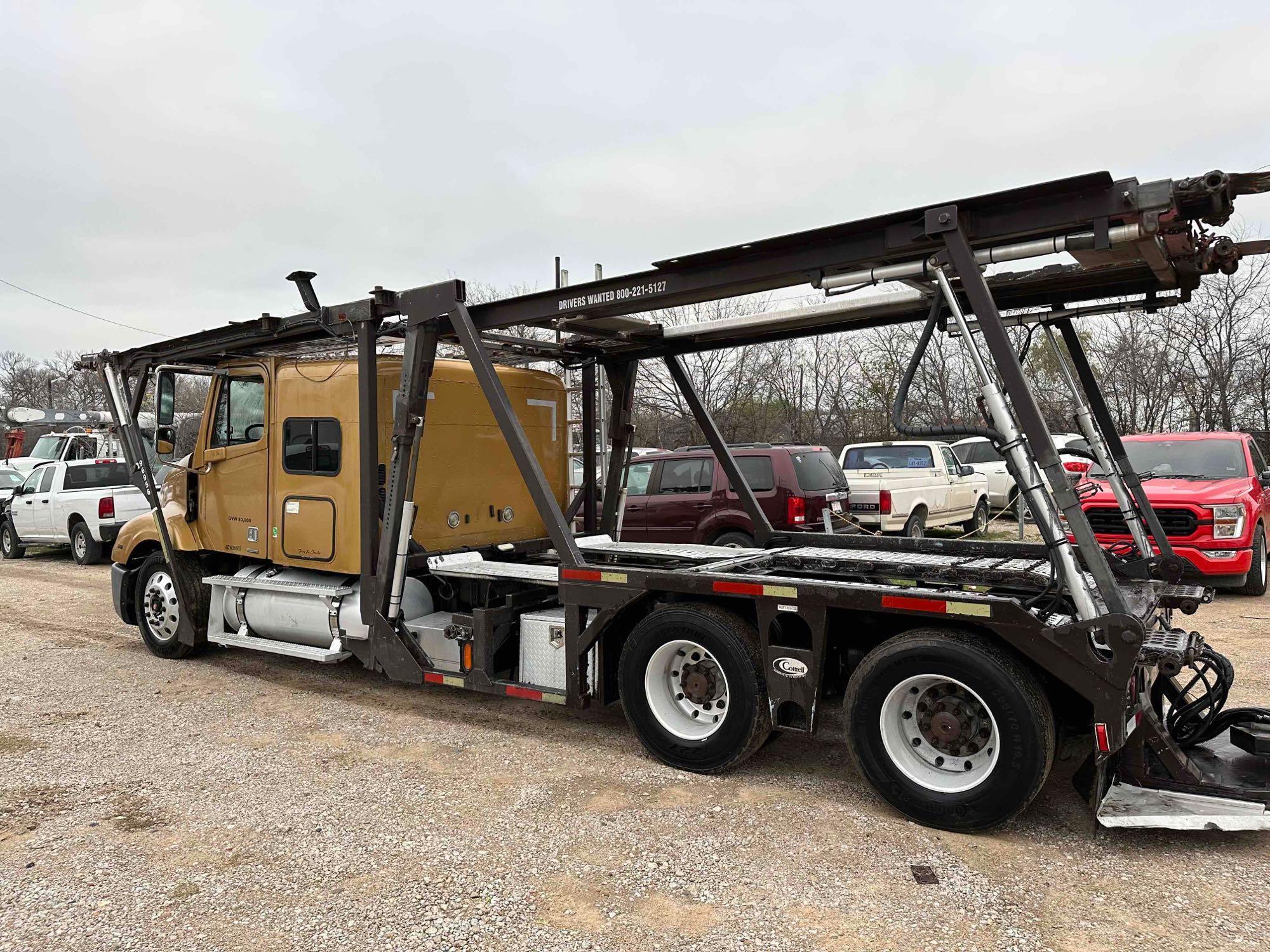 2006 Freightliner Sleeper Car Hauler