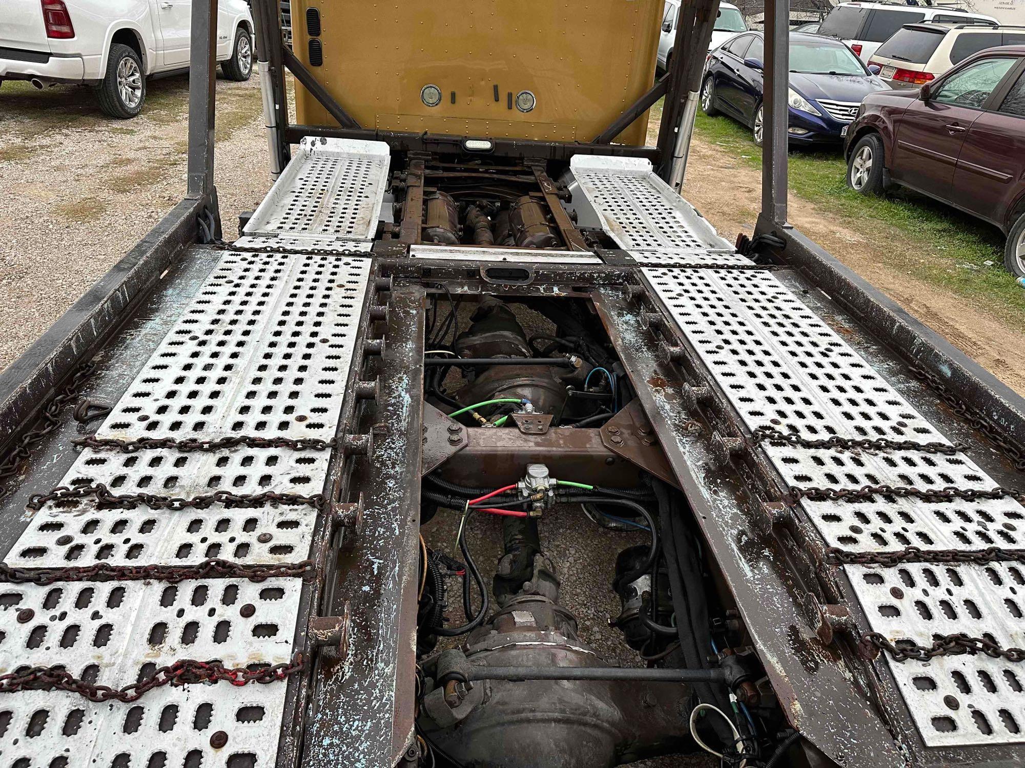 2006 Freightliner Sleeper Car Hauler