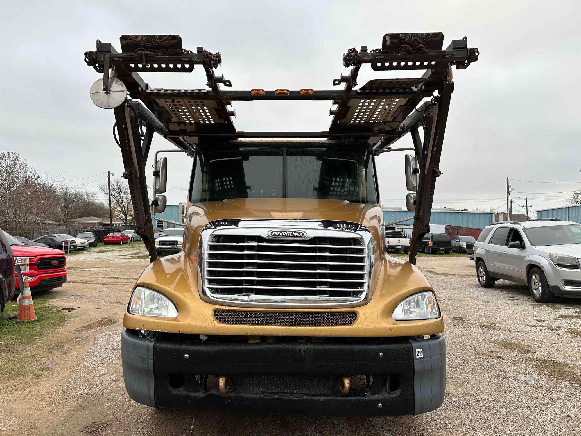 2006 Freightliner Sleeper Car Hauler