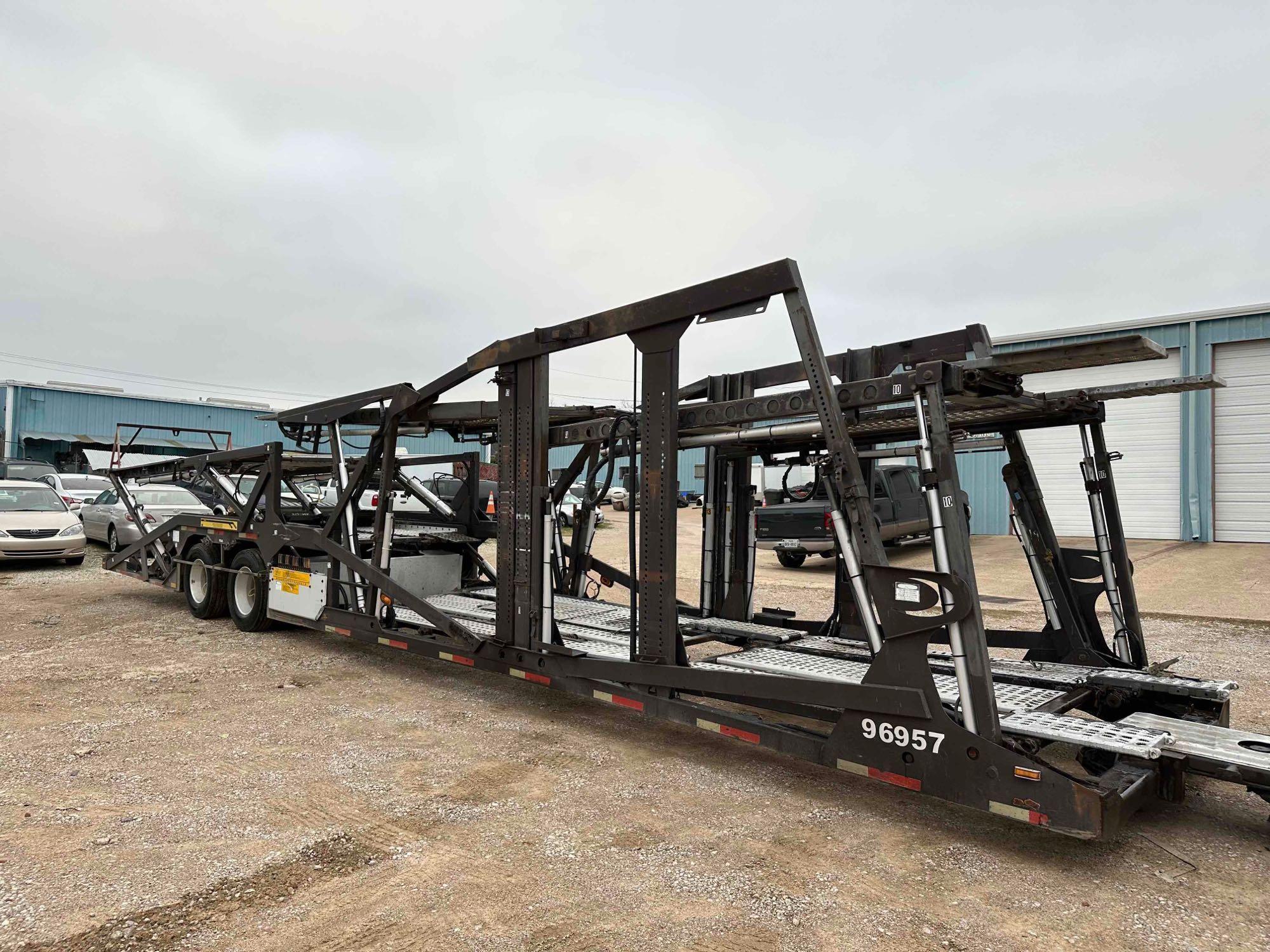 2006 Freightliner Sleeper Car Hauler