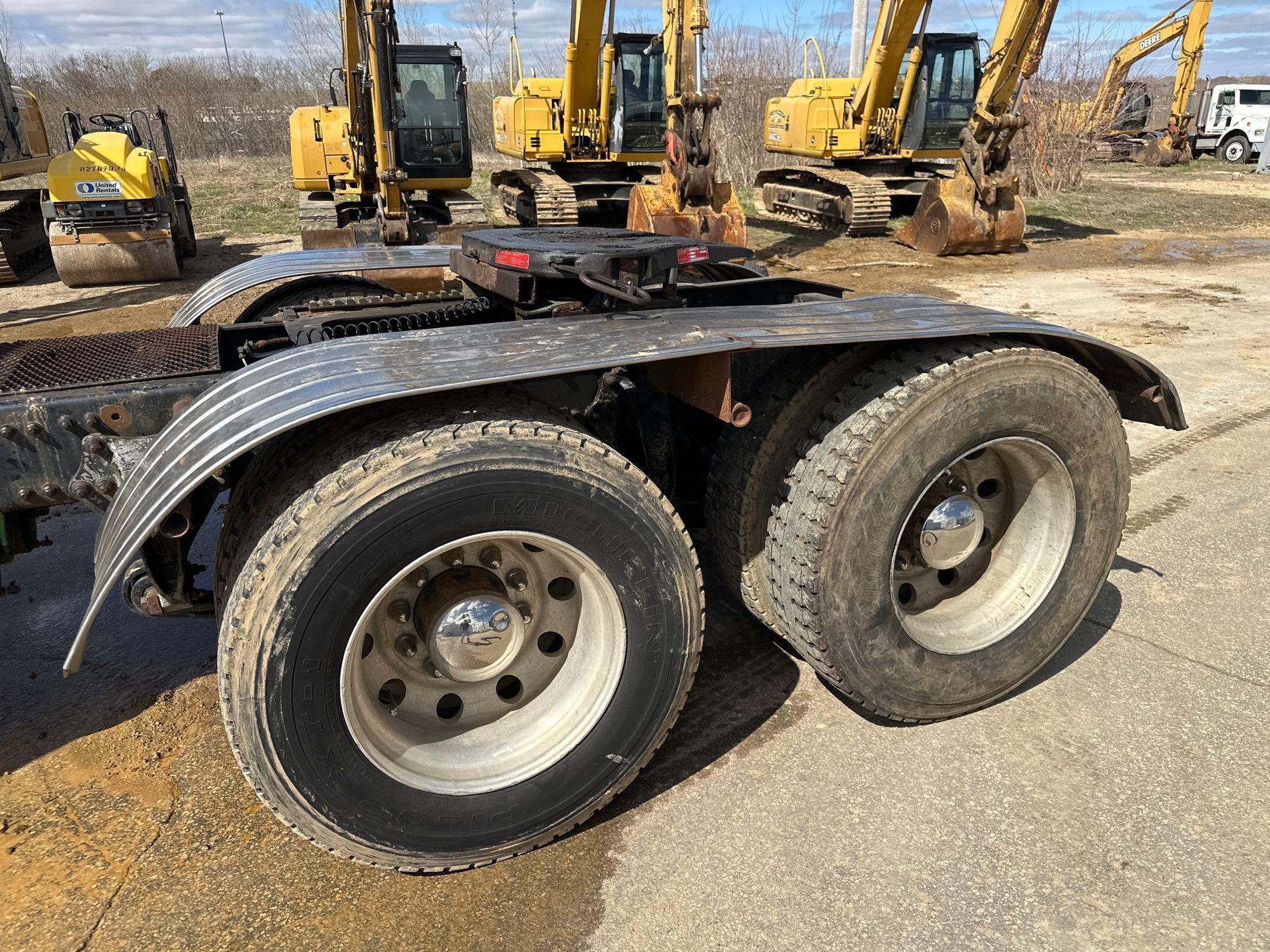 1993 Freightliner FLD112