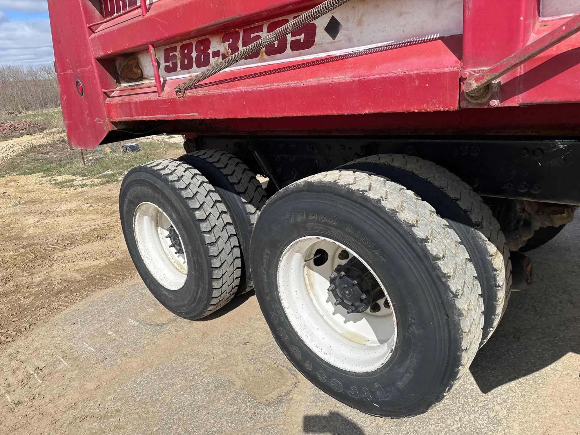 2004 Freightliner Dump truck