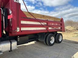 2004 Freightliner Dump truck