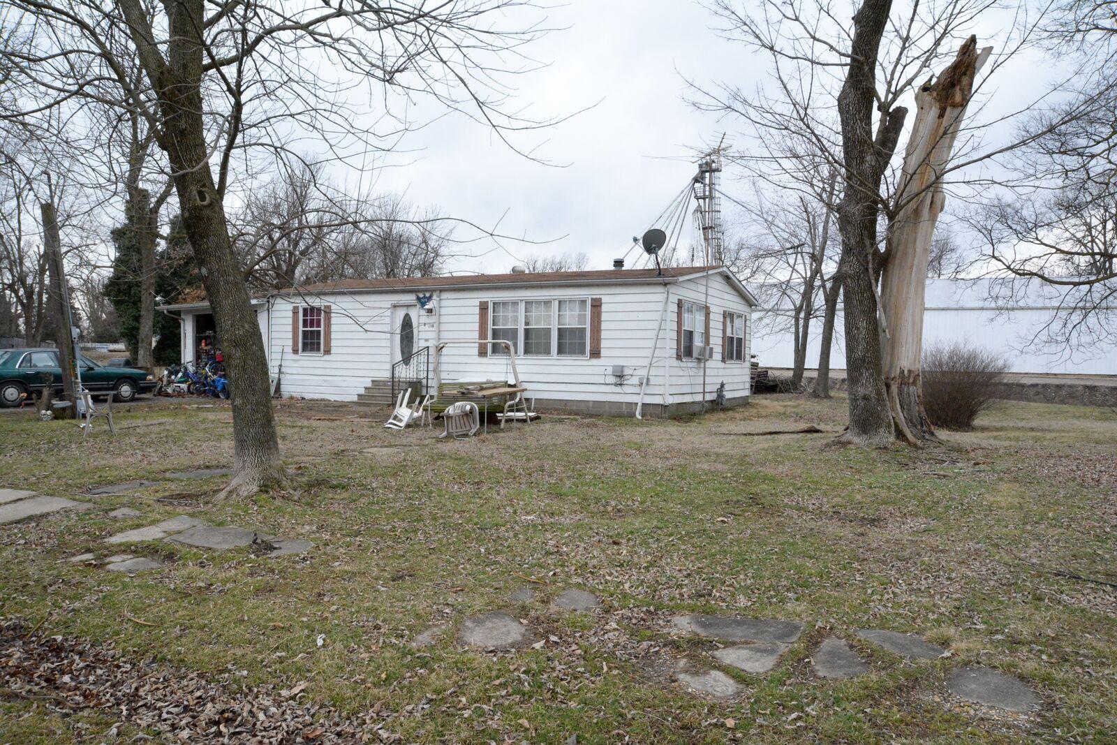 311 Dunklin Street, Morehouse, MO 63868 -      3 Bedrooms Residence on Triple Lot, No Reserve!