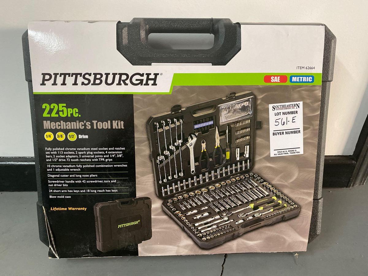 NEW 225 Piece Mechanic Tool Set