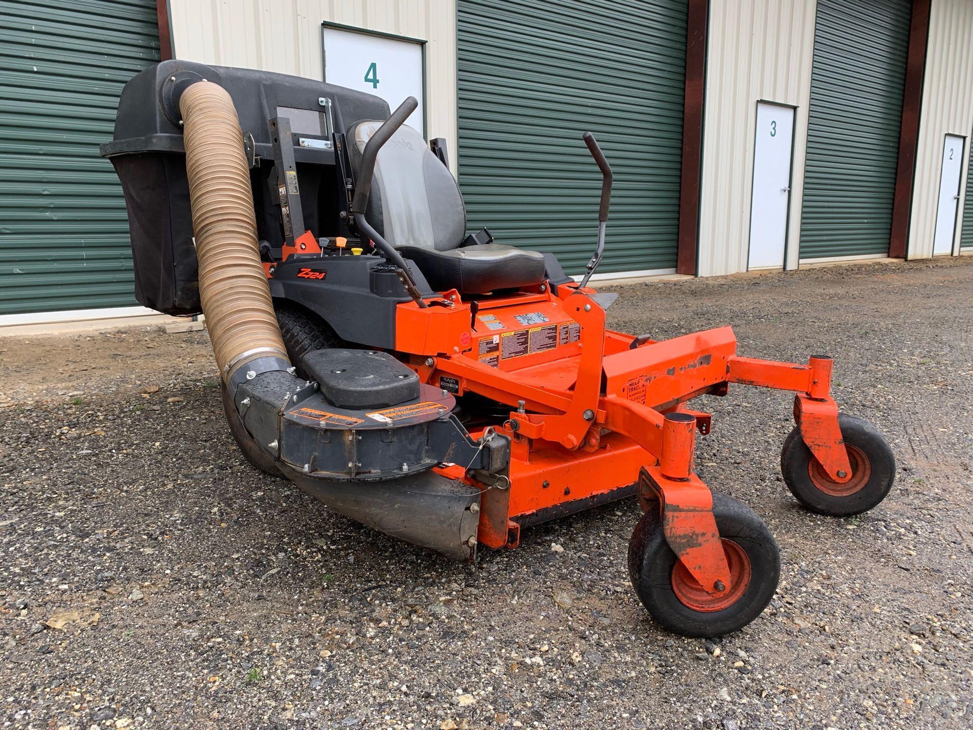 2015 Kubota Z724 Zero Turn Mower w/ Bagger System