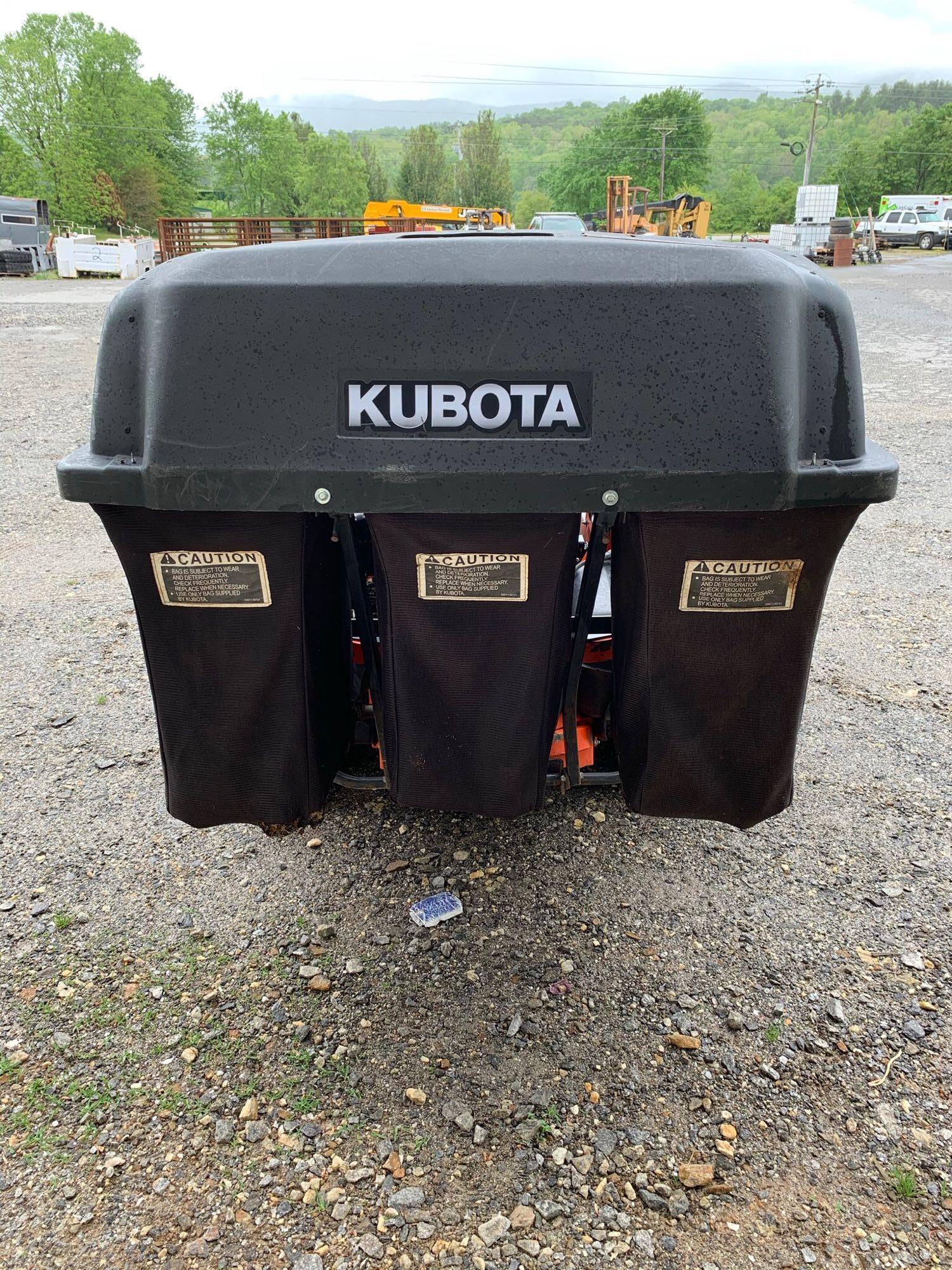 2015 Kubota Z724 Zero Turn Mower w/ Bagger System