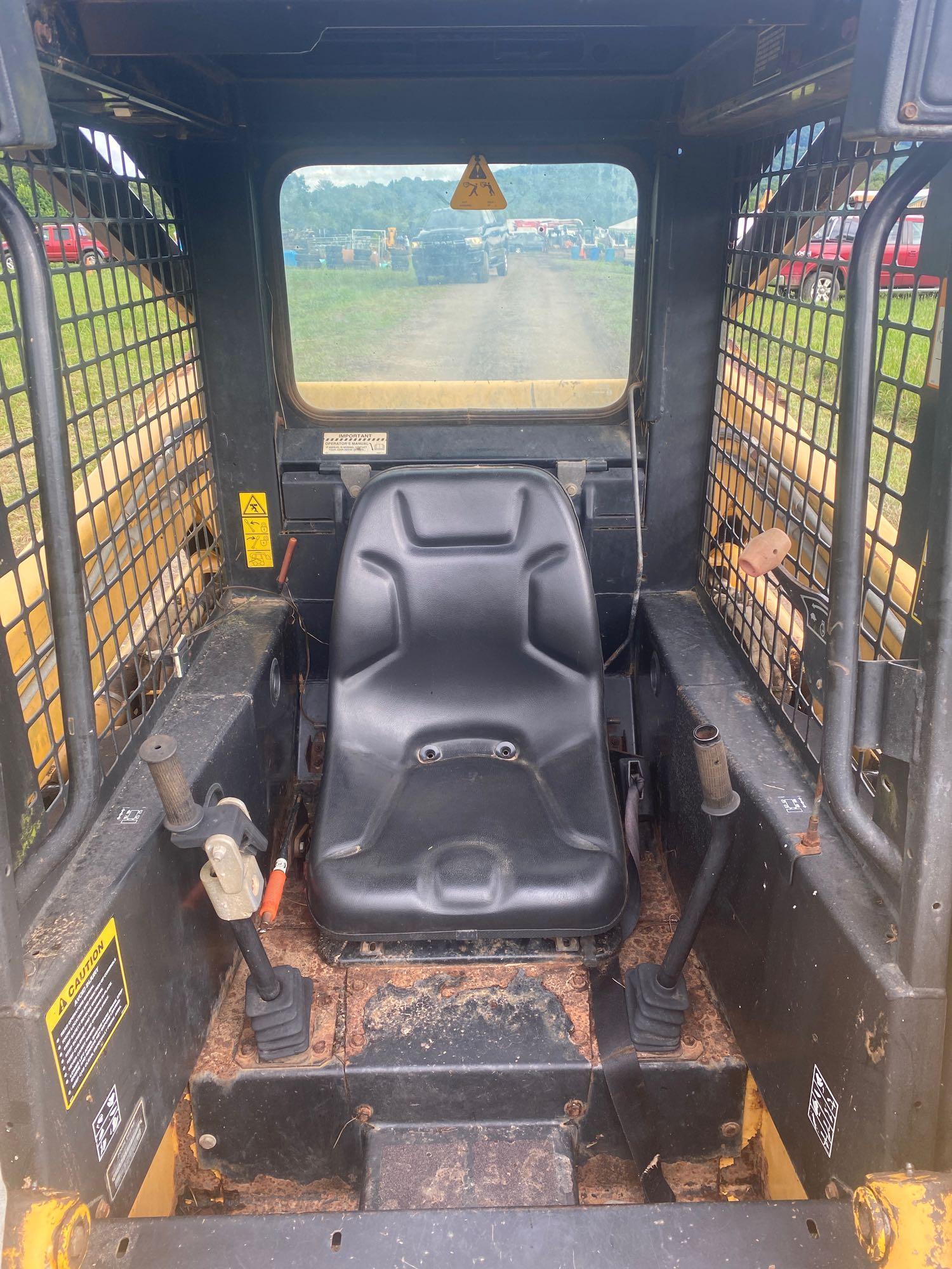 John Deere 7775 Skid Steer