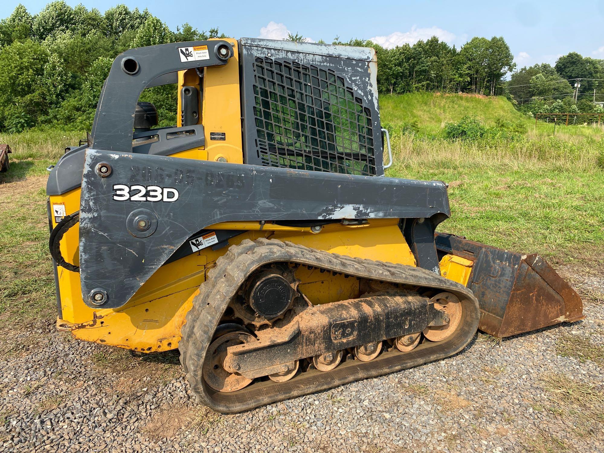 Deere 323D Track Skidsteer