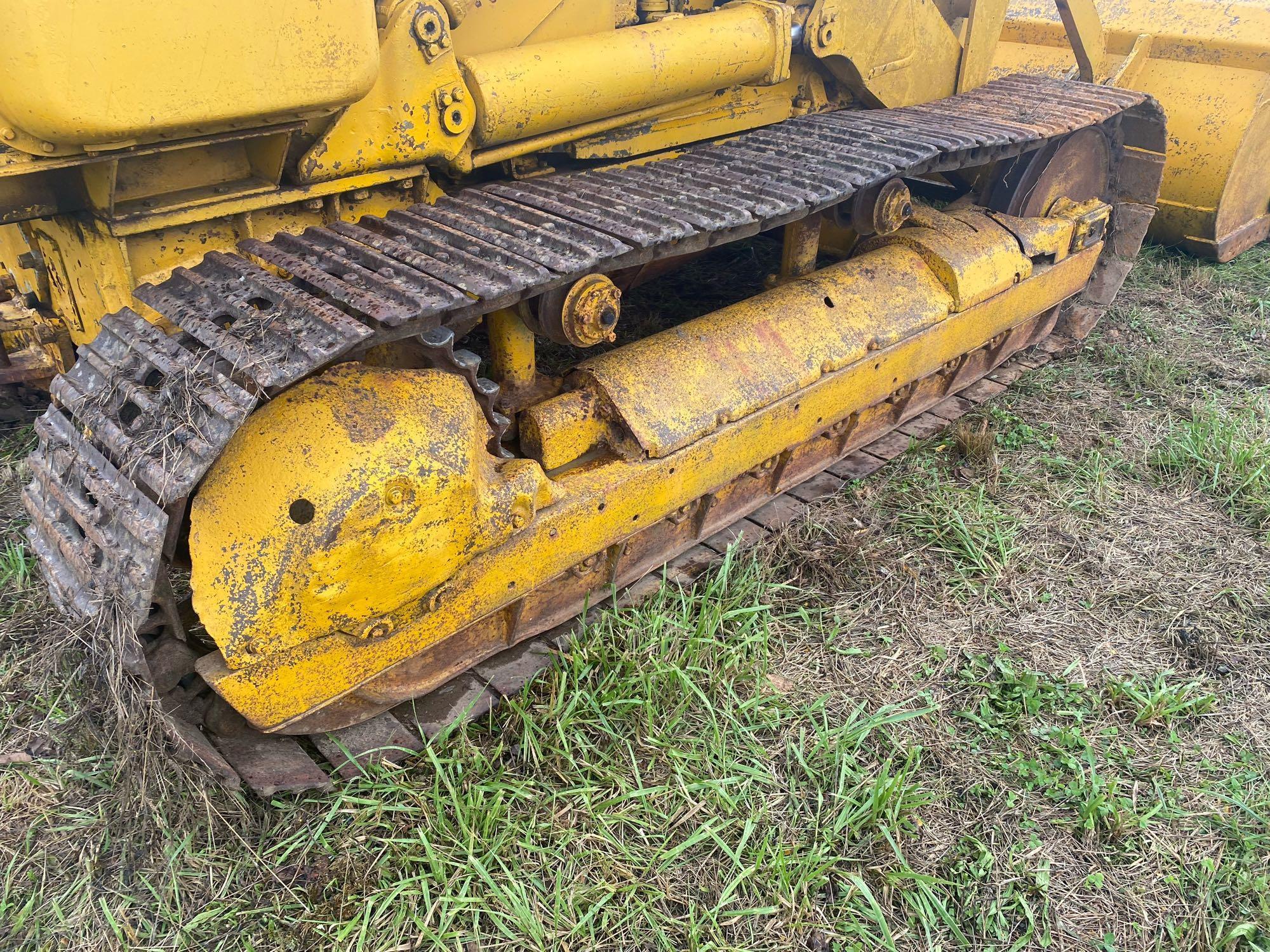 CAT 977 Crawler Loader