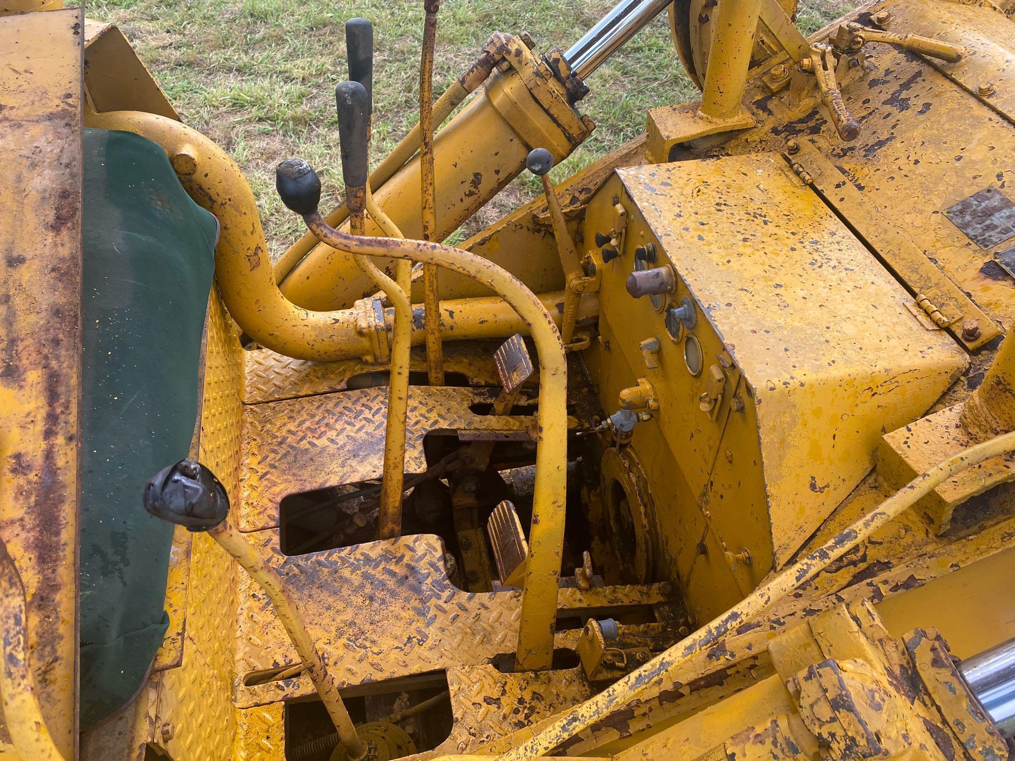 CAT 977 Crawler Loader