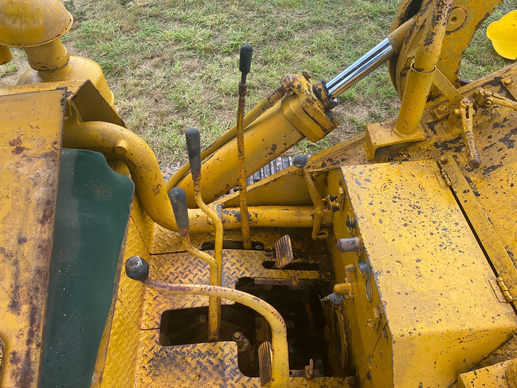 CAT 977 Crawler Loader