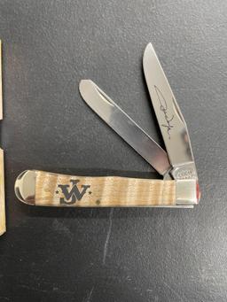 Case John Wayne Maple Trapper