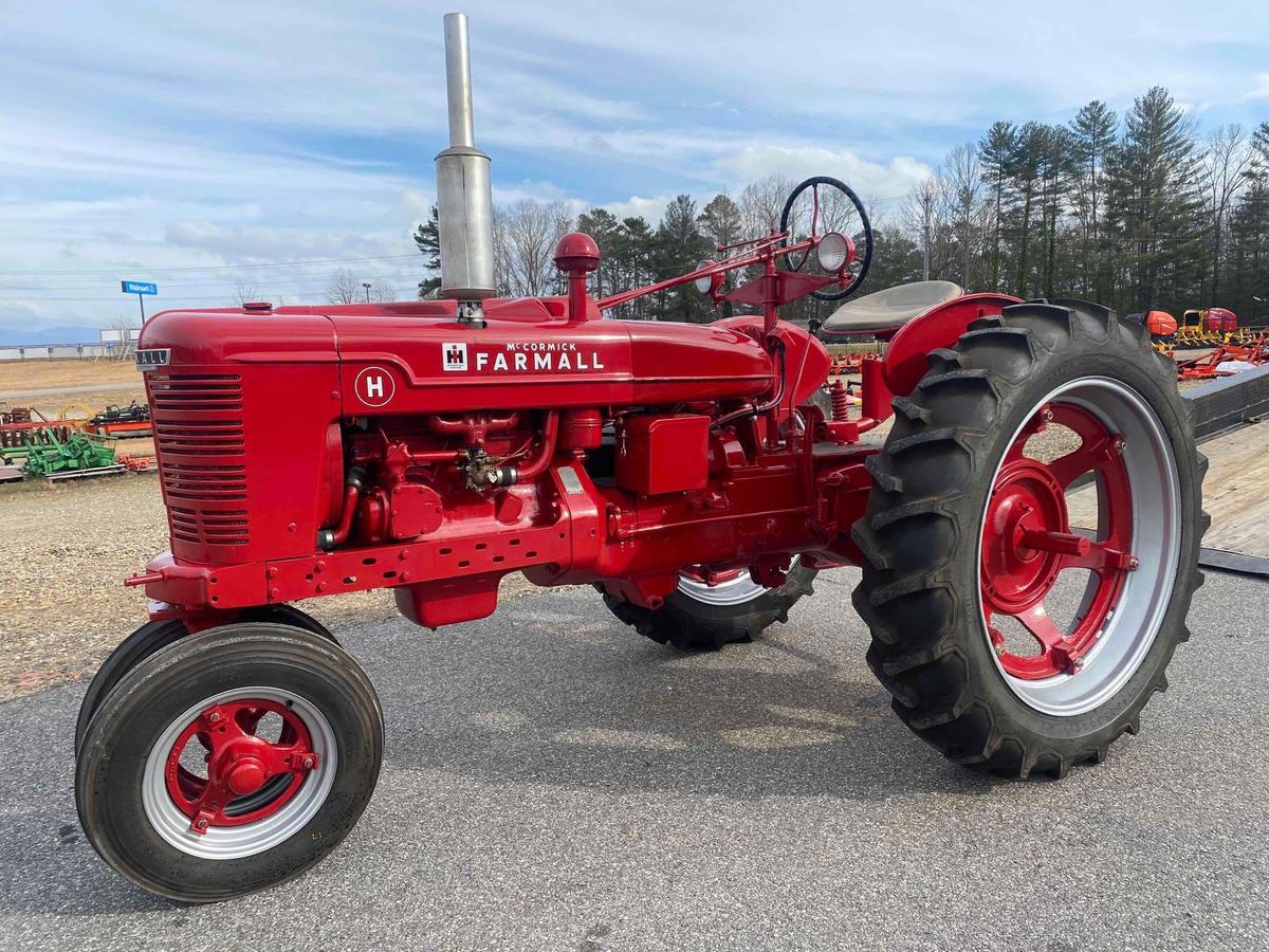 (Restored) Mccormick Farmall H Tractor