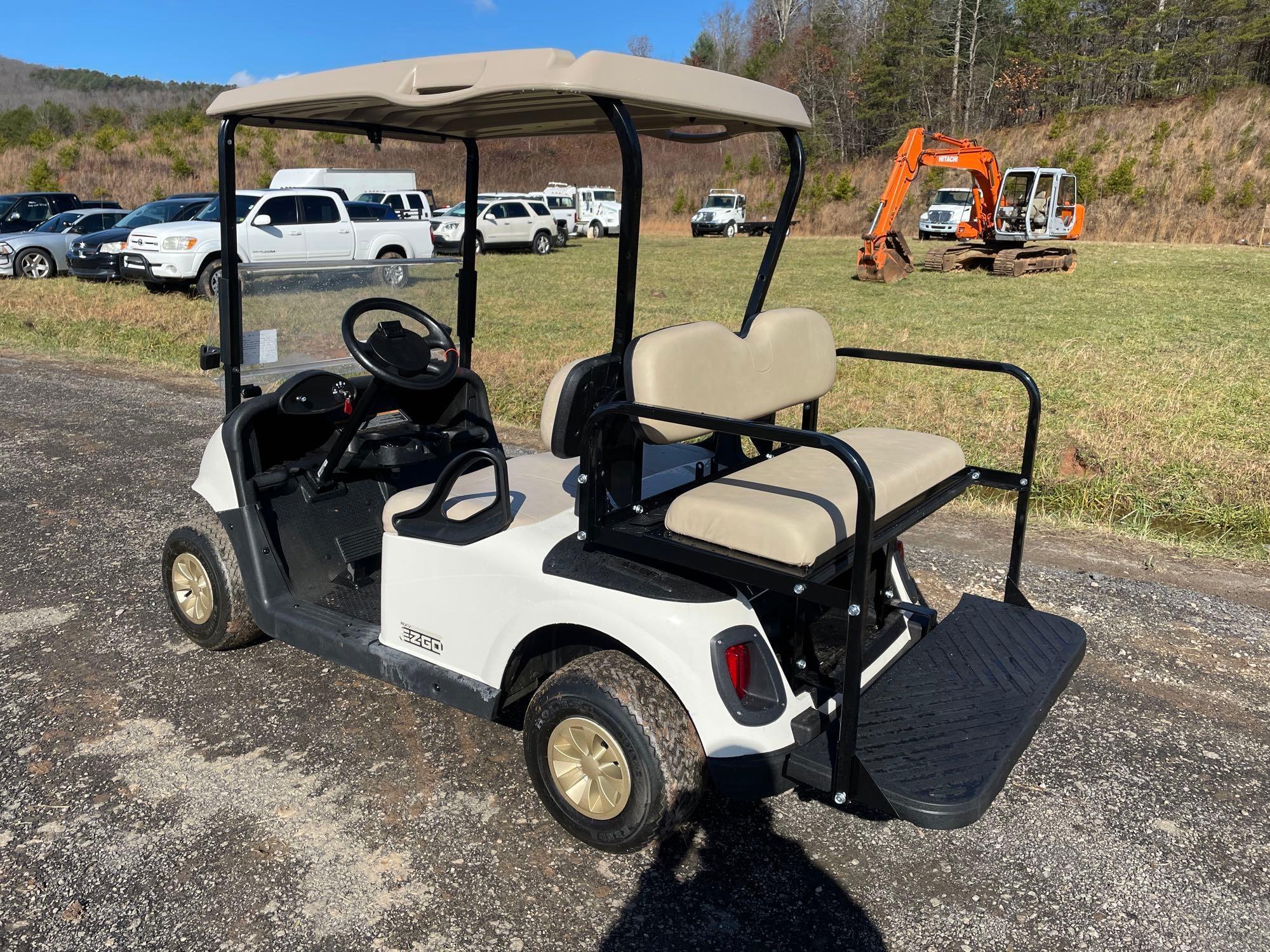 2016 E-Z-GO RXV Golf Cart