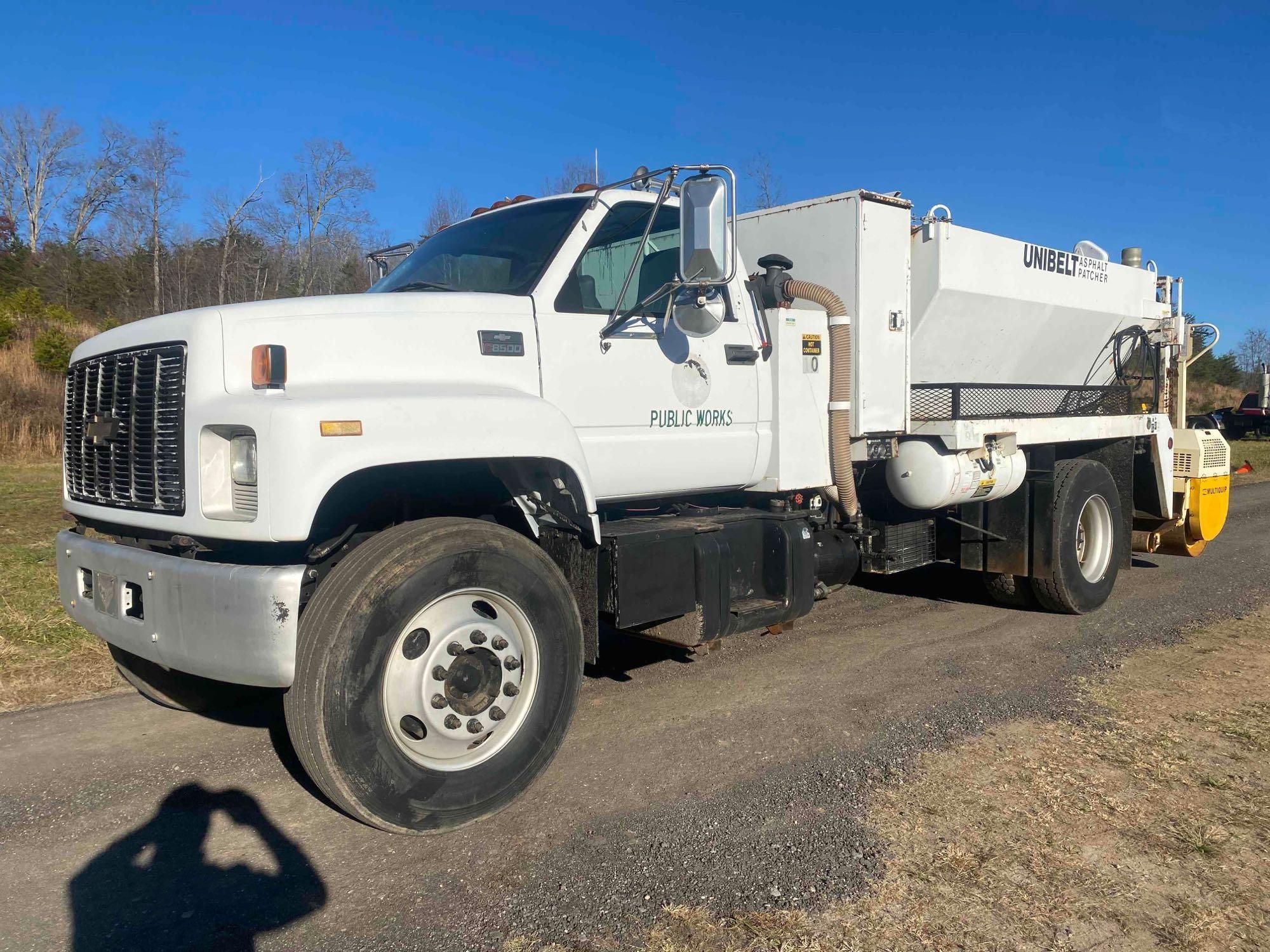 2002 Chevrolet C8500 Asphalt Patch Truck, VIN # 1GBP7H1C92J506283