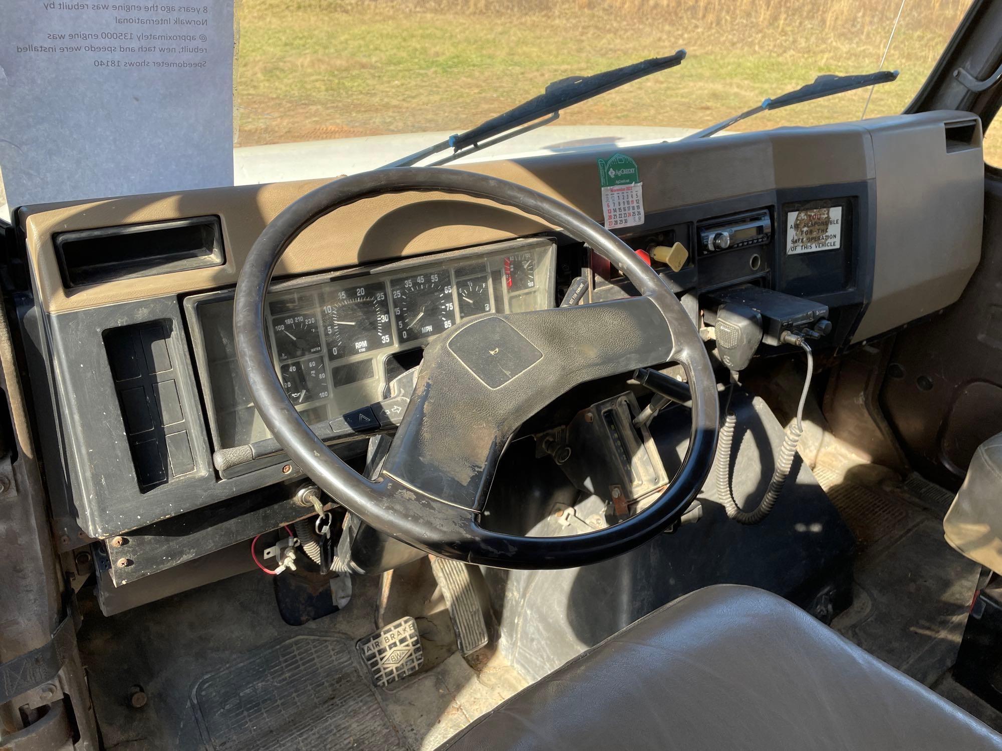 1990 International 4900 Tractor Truck, VIN # 1HTSDZ7N2LH297865