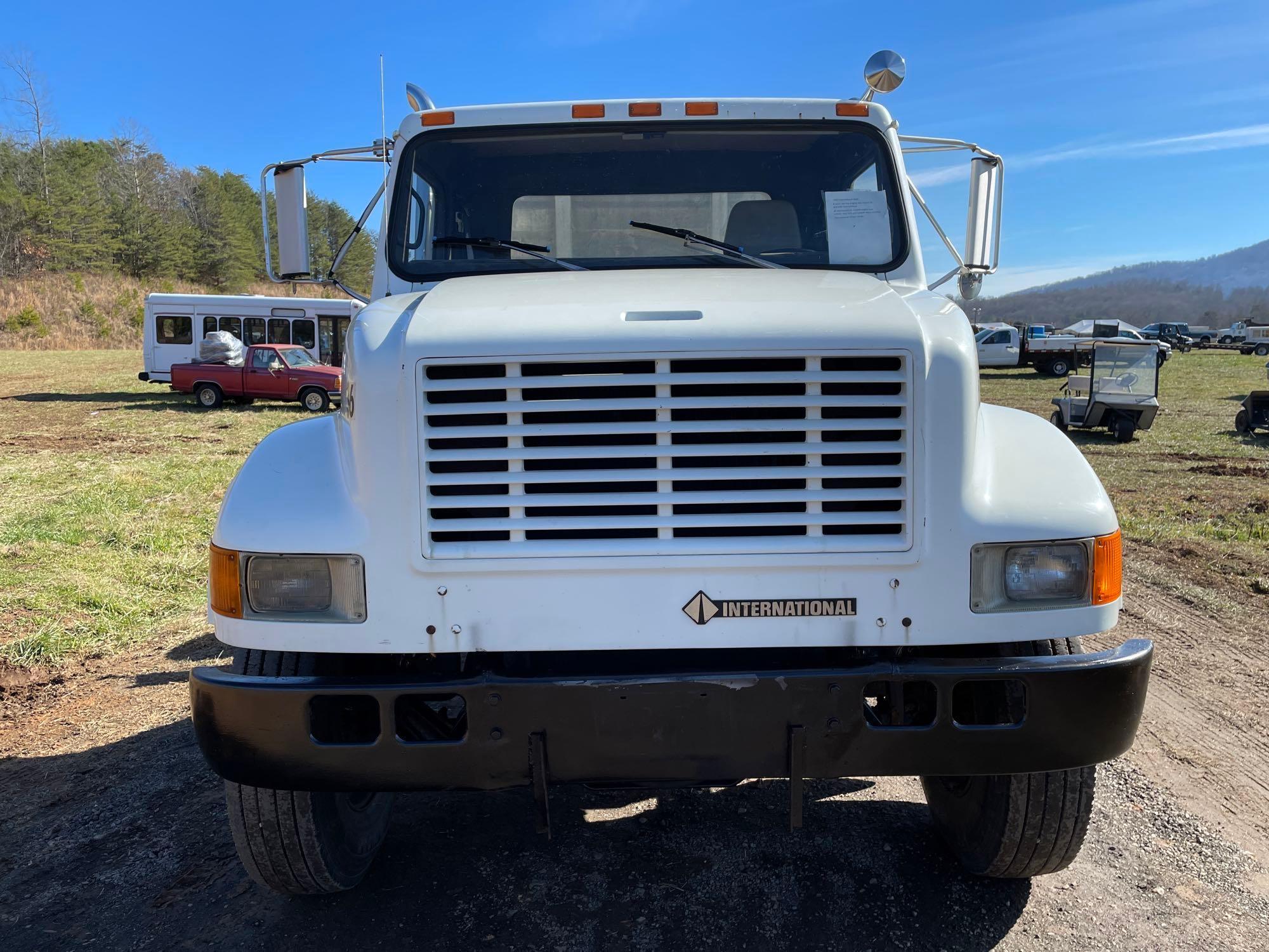 1990 International 4900 Tractor Truck, VIN # 1HTSDZ7N2LH297865