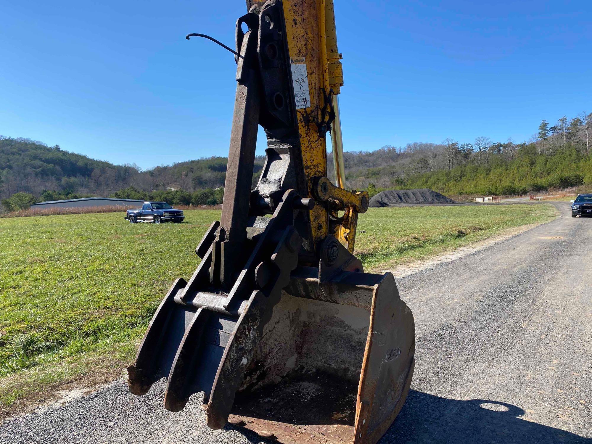 JCB JS220 Excavator