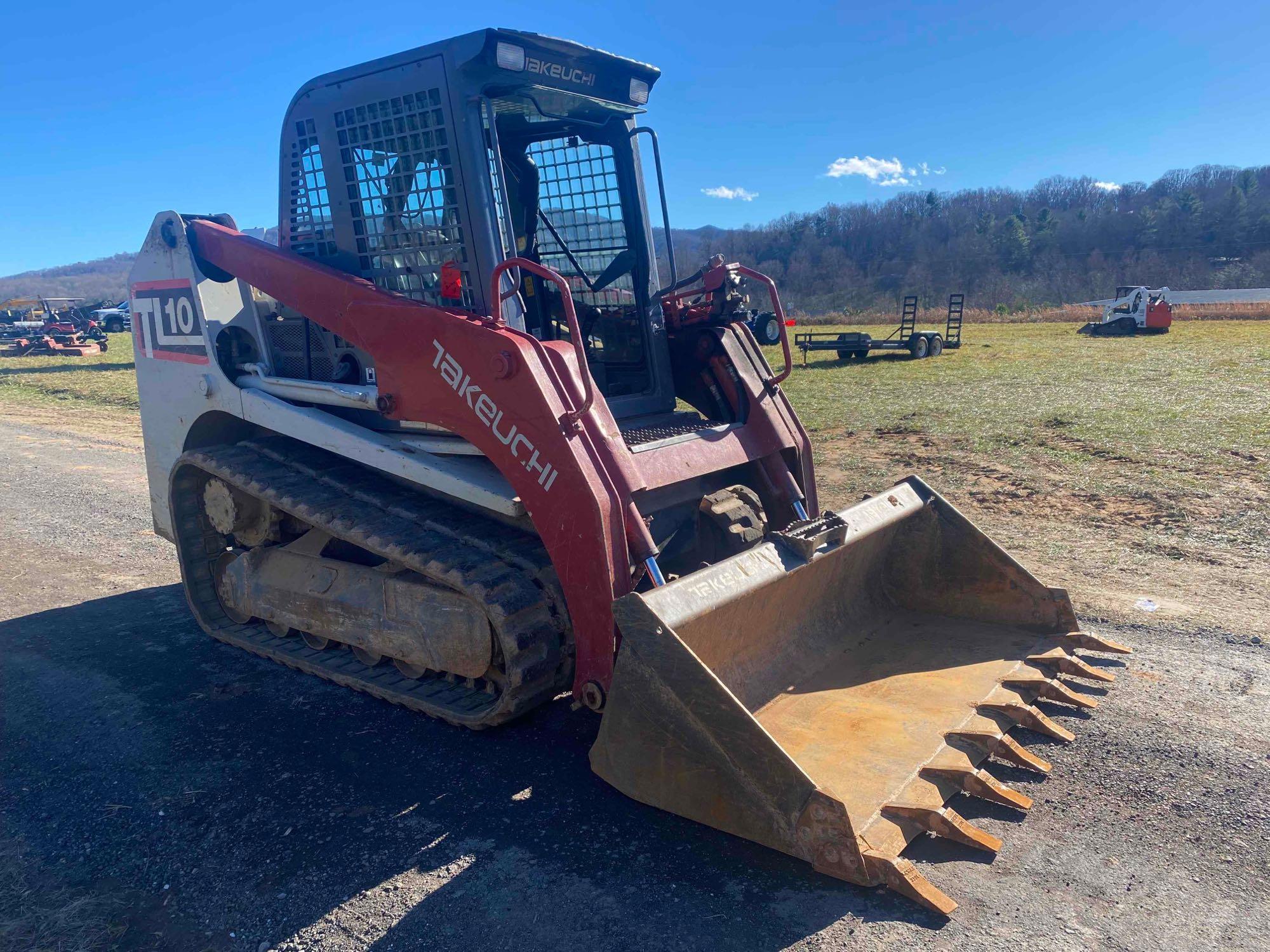 2014 Takeuchi TL10 Skidsteer