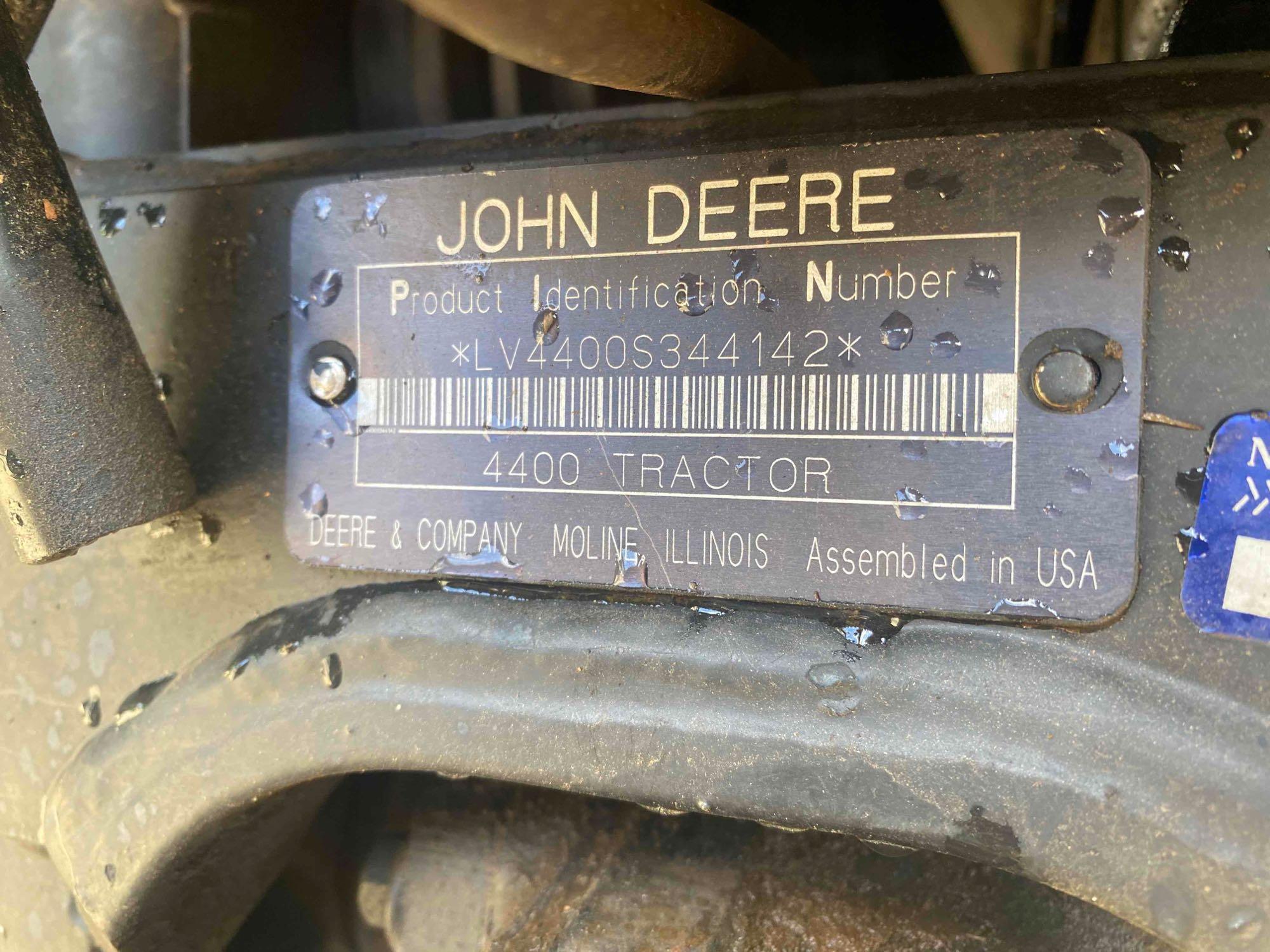 John Deere 4400 4x4 Loader Tractor