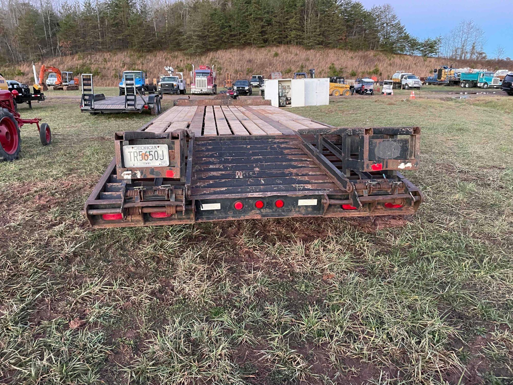 2000 25ft Country Boy Pintle Hitch Trailer