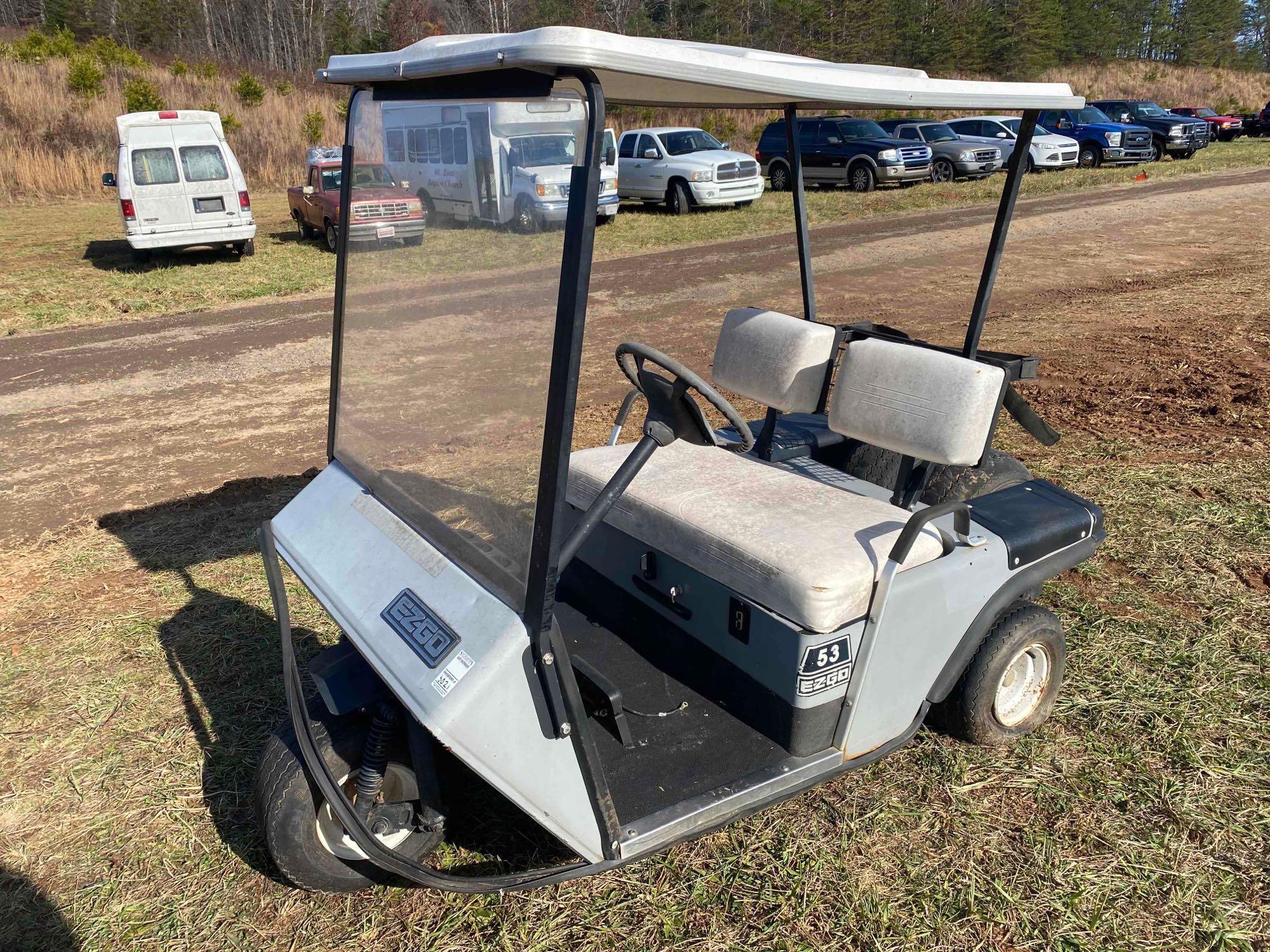 E-Z-GO Golf Cart