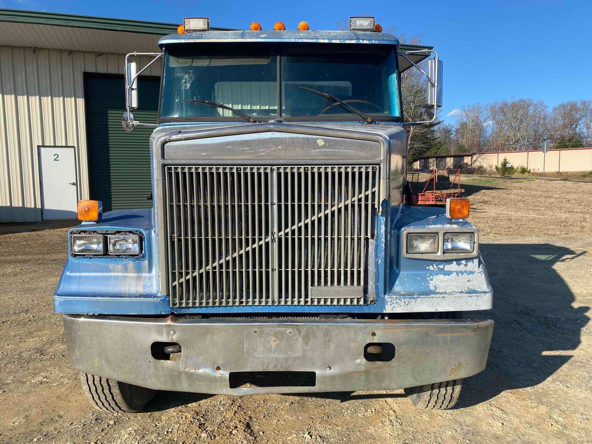 1991 WhiteGMC WCM Tractor Truck, VIN # 4V1BDBJE9MN642858