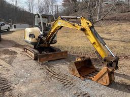 Gehl GE 373 Excavator with Cab and Carriage Slope Tilt