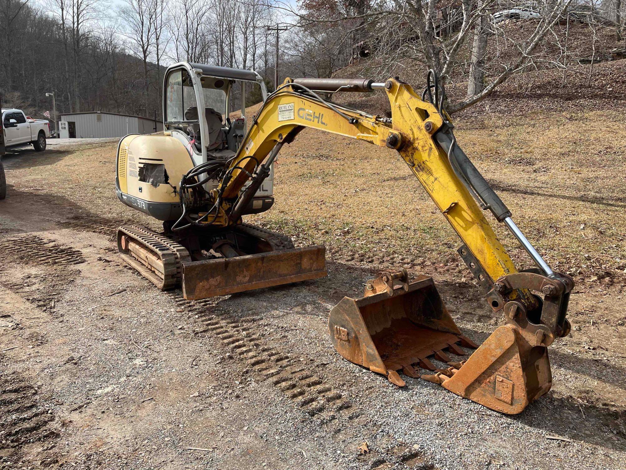 Gehl GE 373 Excavator with Cab and Carriage Slope Tilt