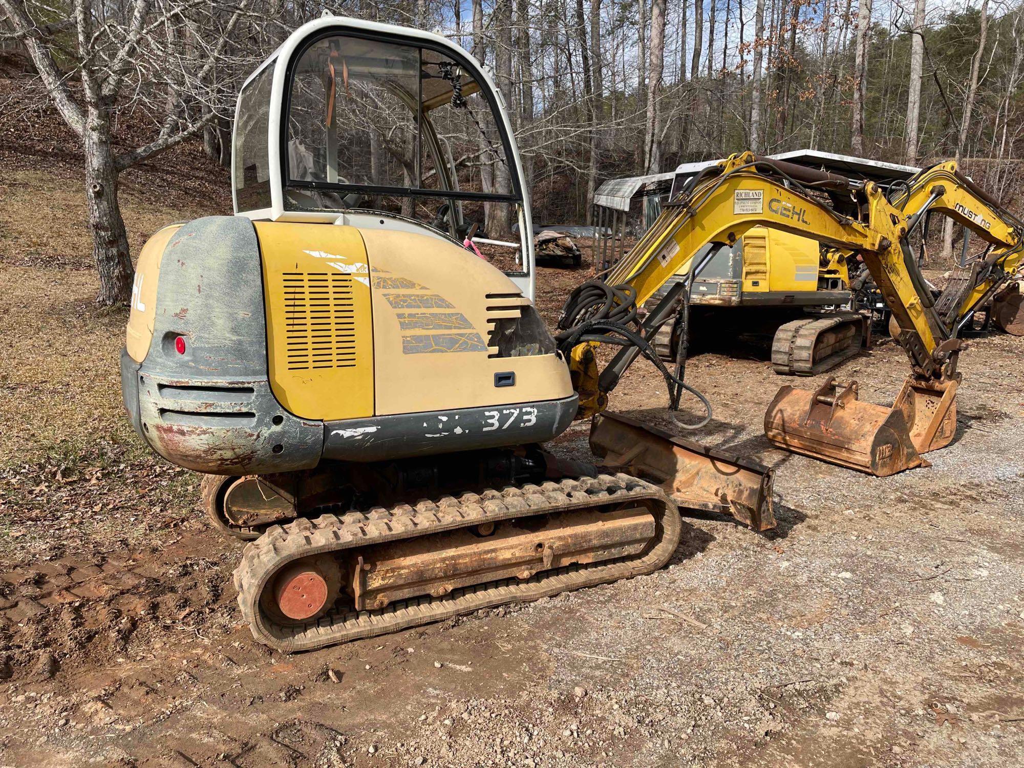 Gehl GE 373 Excavator with Cab and Carriage Slope Tilt