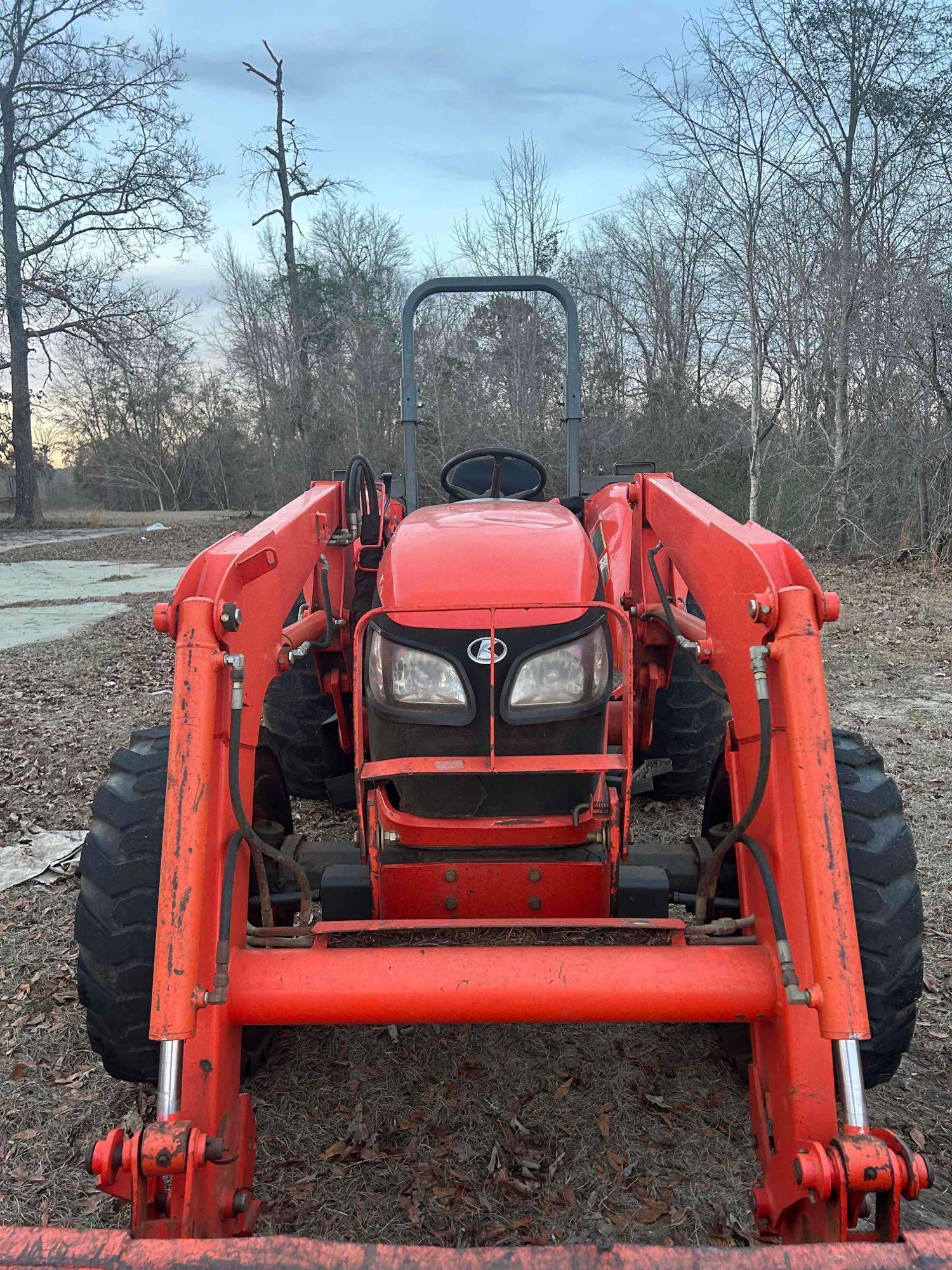 2006 Kubota M7040 4x4 Tractor with Loader