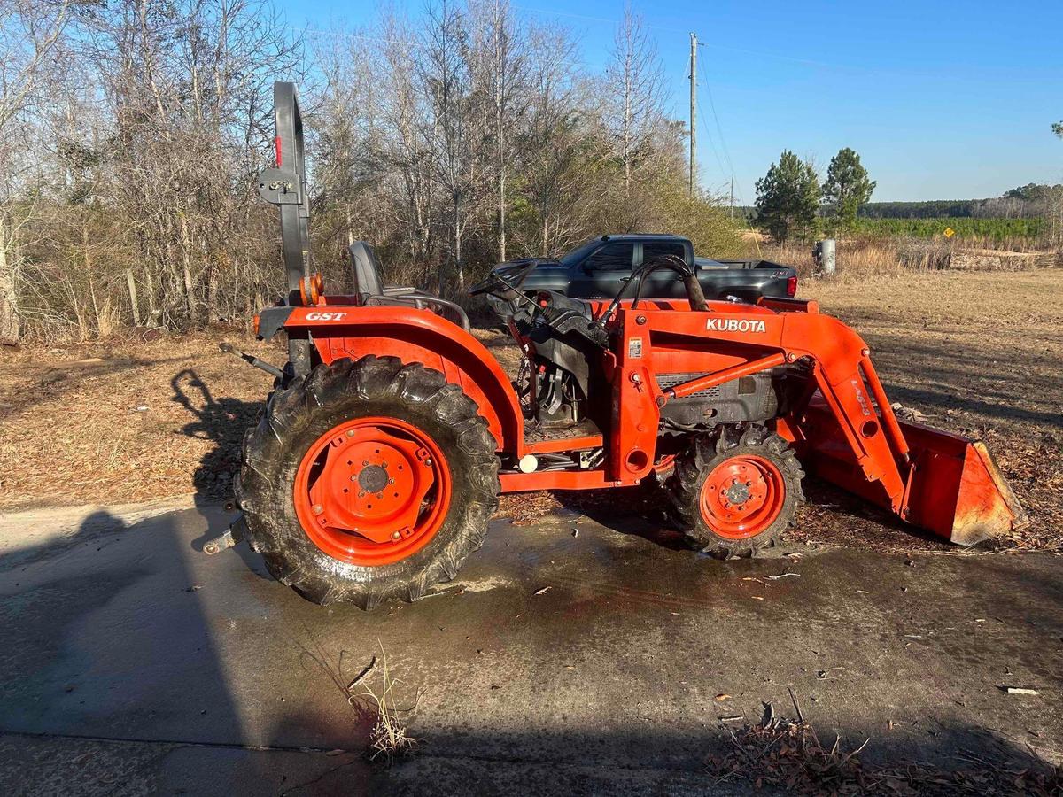 2006 Kubota L3130GST 4x4 Tractor with Loader