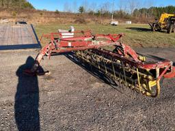 8ft New Holland Pull Type Hay Rake