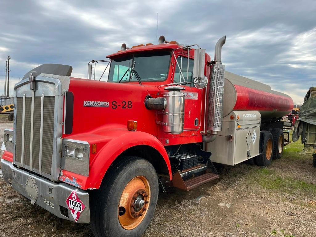 1987 Kenworth W900 Fuel Truck