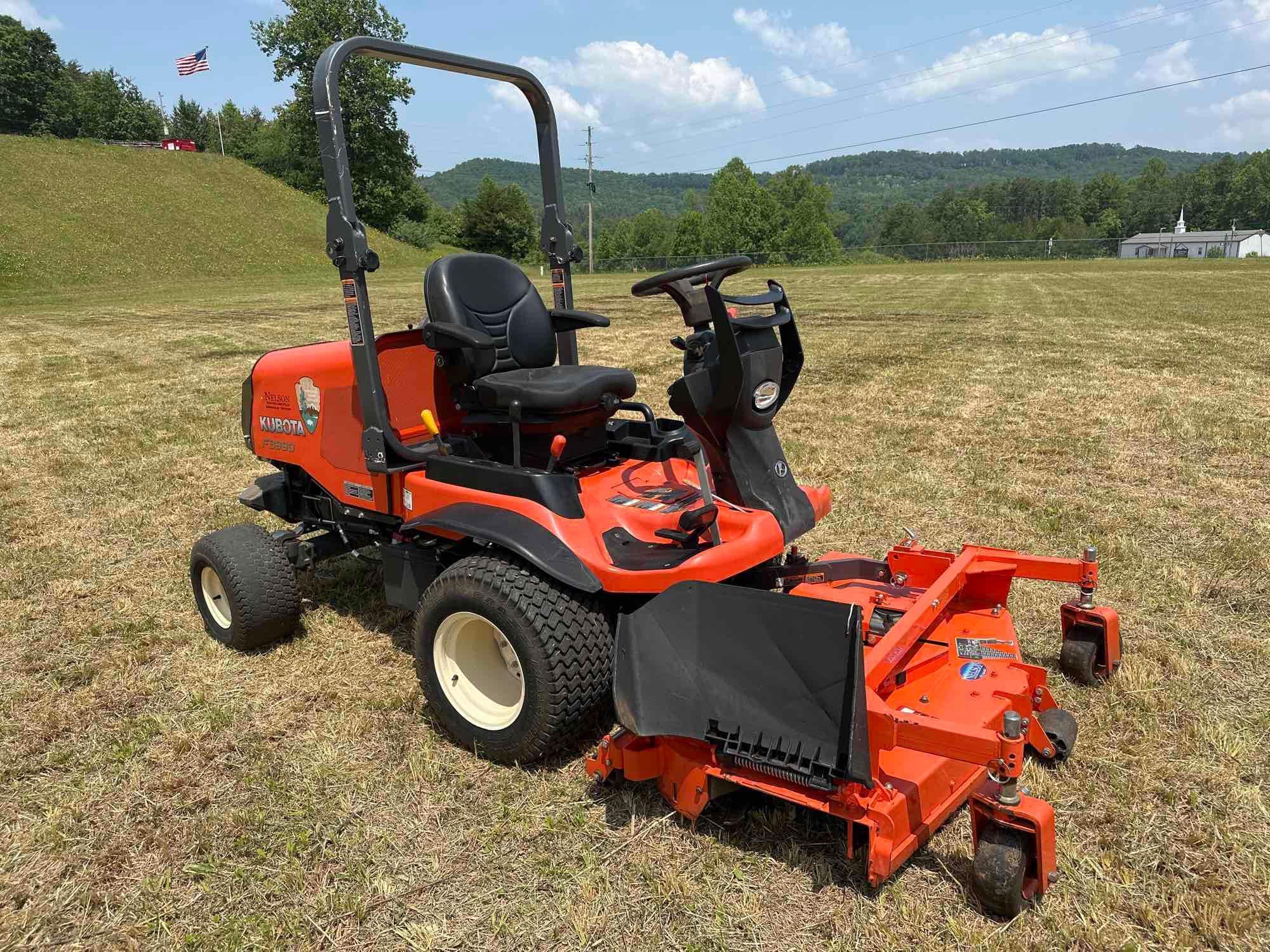 Kubota F3990 (Diesel) Front Deck Mower