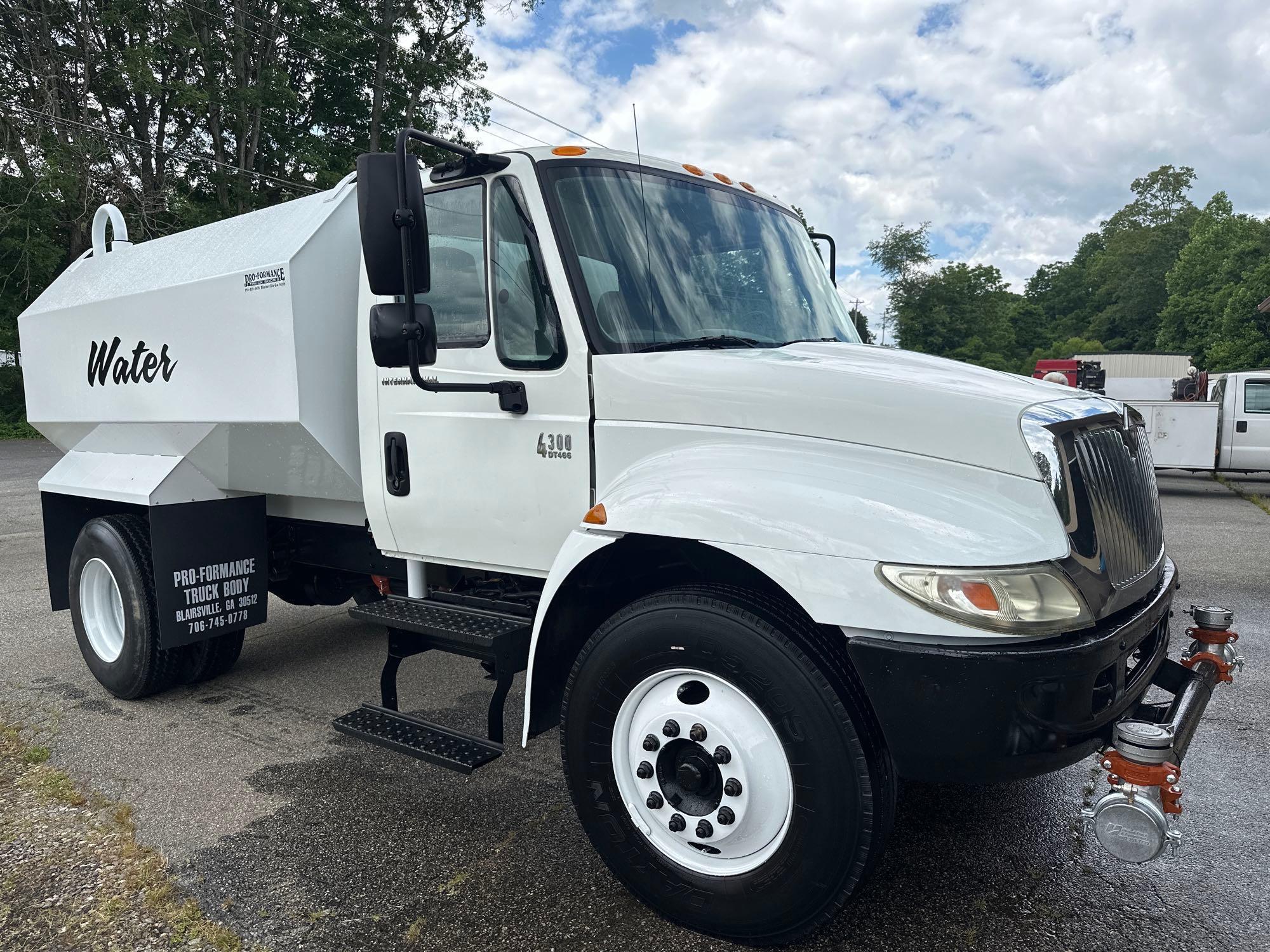 2007 International 4300 Water Truck, VIN # 1HTMMAAM27H414229