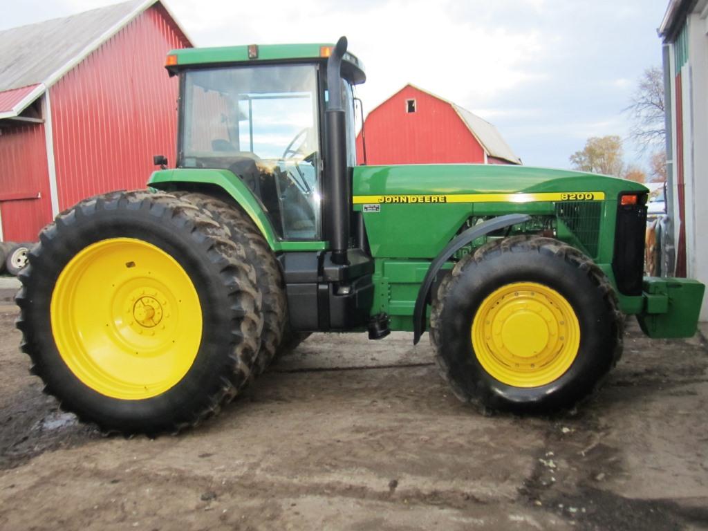 1999 John Deere 8200 MFWD Tractor