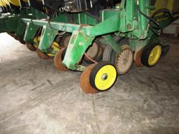 John Deere 7200 8R-30 No-Till Planter