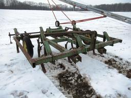 John Deere 1600 Chisel Plow