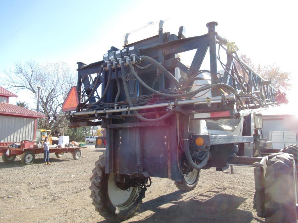 Willmar 720 Sprayer