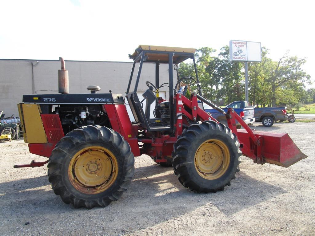 Versatile 276 Bi-Directional Tractor w/ Loader