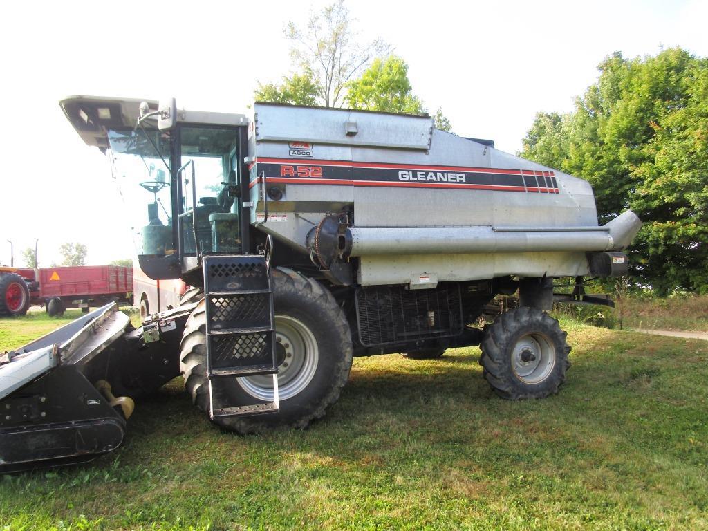 1995 Gleaner R52 Combine - NO RESERVE