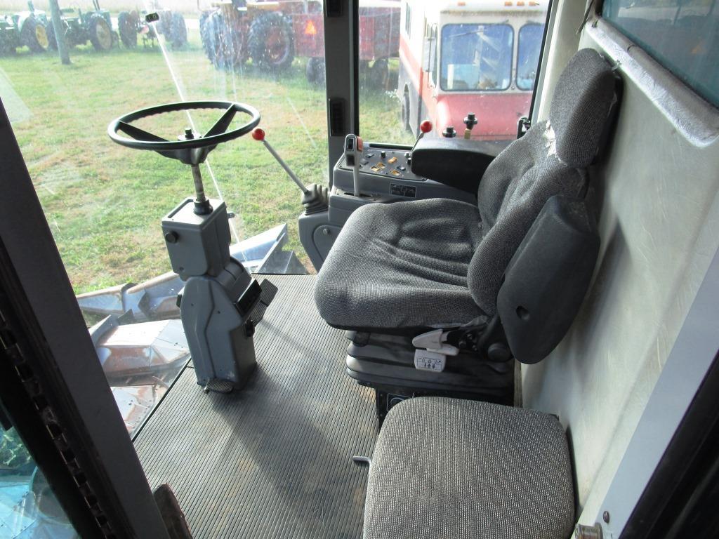 1995 Gleaner R52 Combine - NO RESERVE