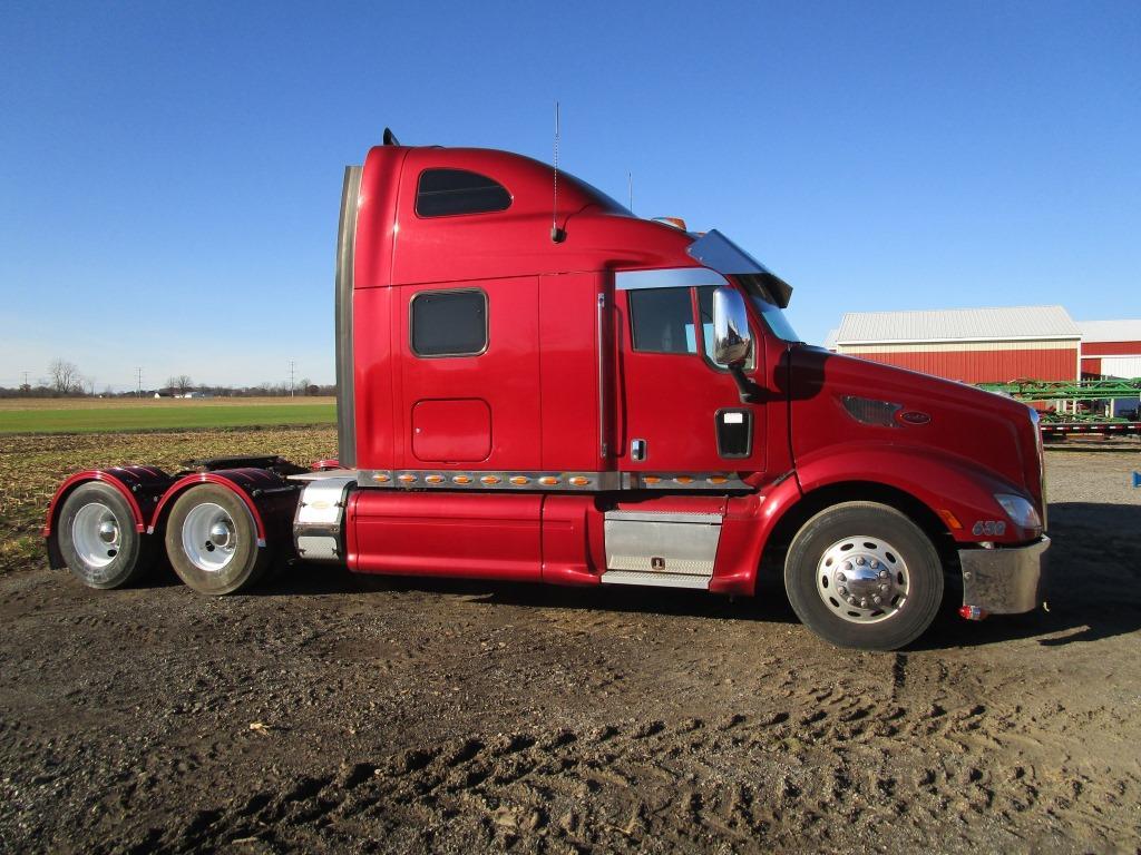 2012 Peterbilt 587 - Nice Truck