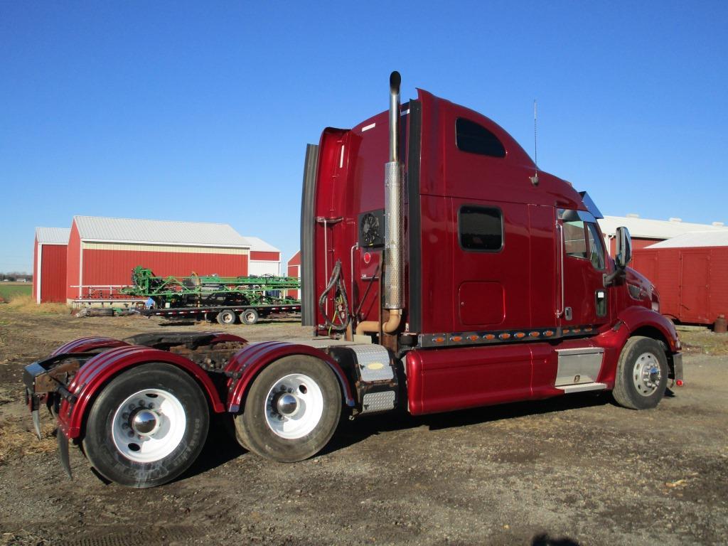 2012 Peterbilt 587 - Nice Truck