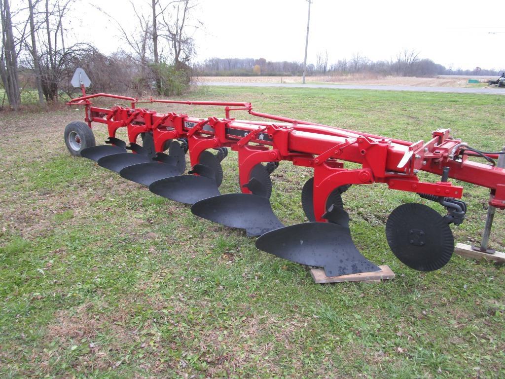 193-1   Case IH 7500 Vari Width 6 bottom Plow - EXTREMELY NICE