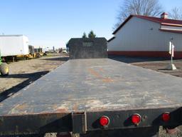 231-1    2003 International 4300 w/ 24' Steel Flatbed