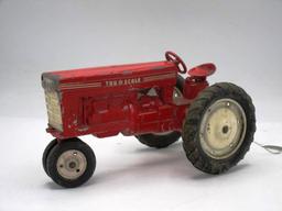 7-4    1/16 Tru-Scale Tractor