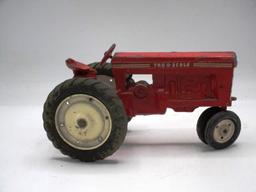 7-4    1/16 Tru-Scale Tractor